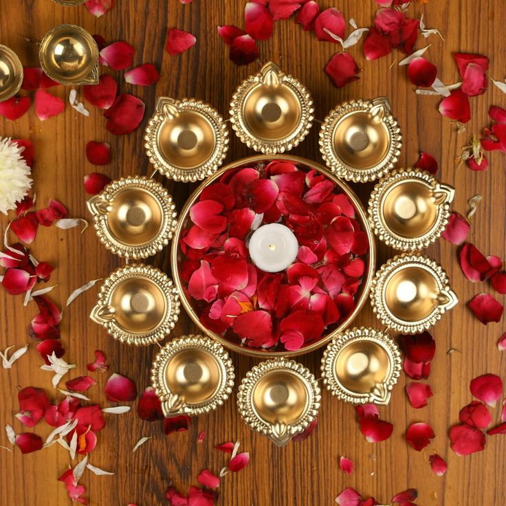 Diwali Diya (12 lits) with flower space