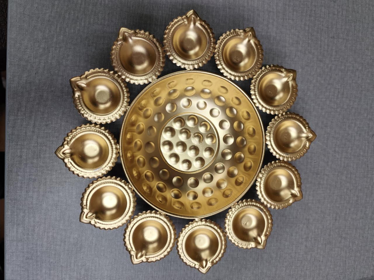 Diwali Diya (12 lits) with flower space