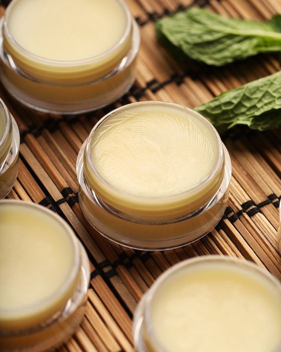 SHEA LIP BUTTER 8gm